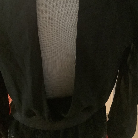 Black Blouse - Picture 8 of 8